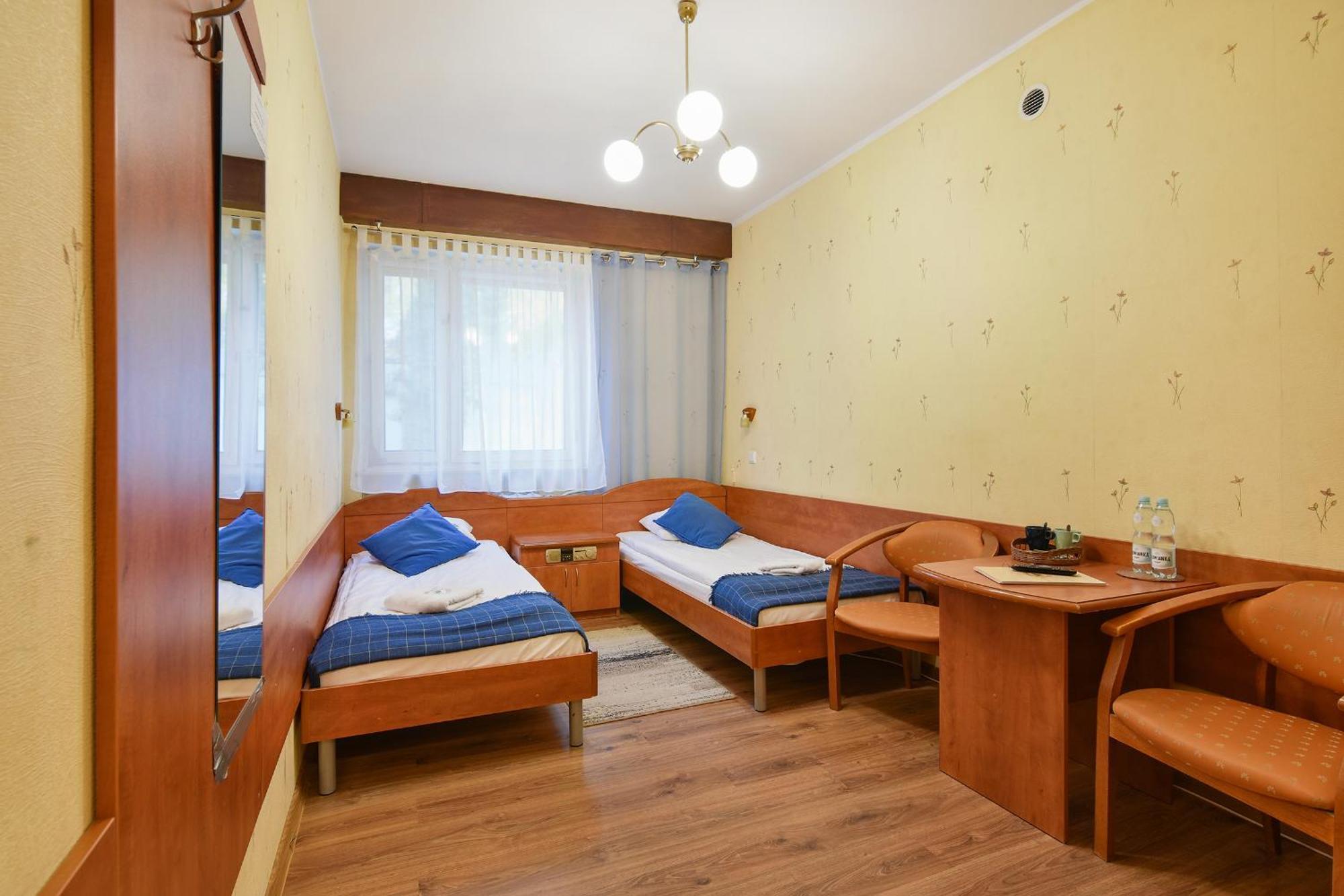 Lesny Osrodek Szkoleniowy W Puszczykowie Puszczykowo Esterno foto
