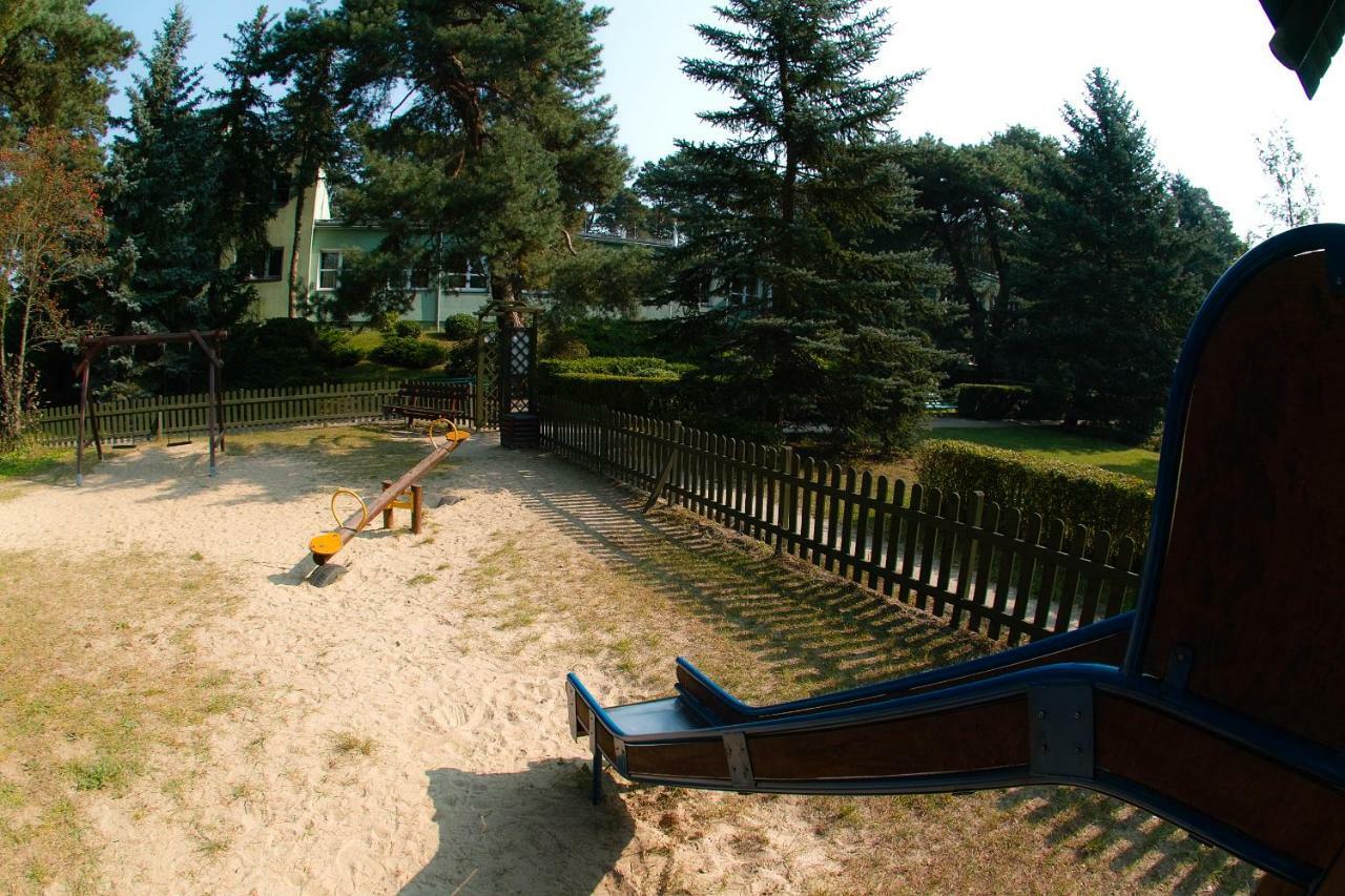 Lesny Osrodek Szkoleniowy W Puszczykowie Puszczykowo Esterno foto