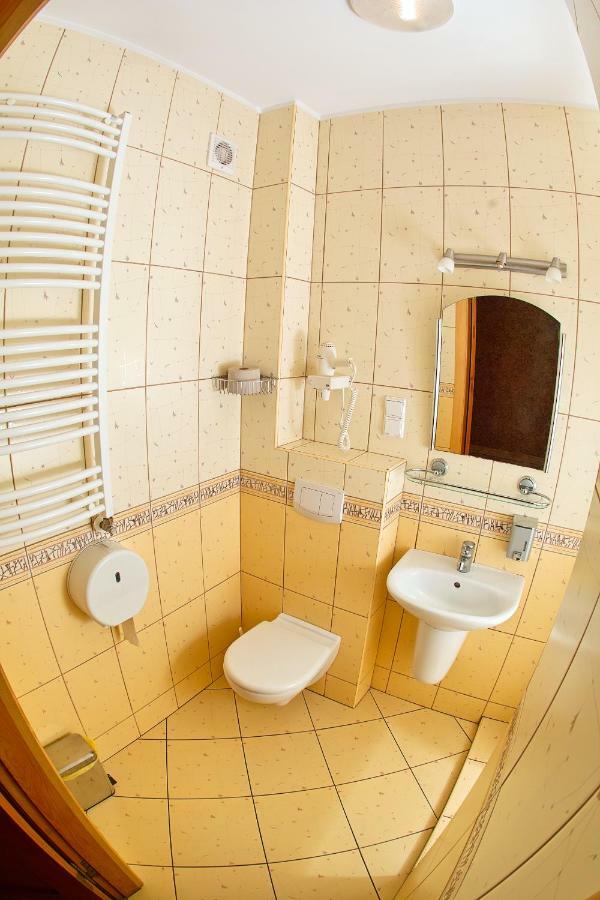 Lesny Osrodek Szkoleniowy W Puszczykowie Puszczykowo Esterno foto