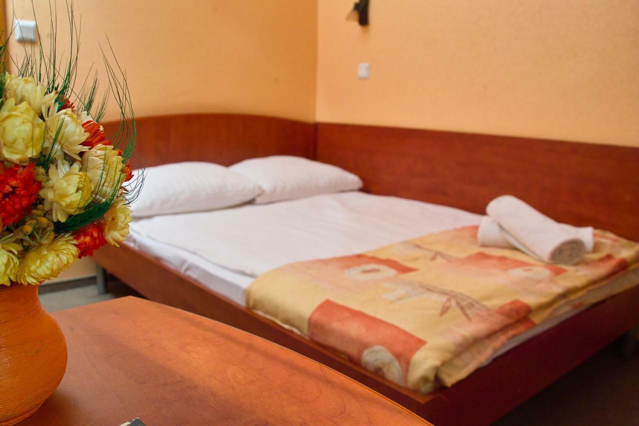 Lesny Osrodek Szkoleniowy W Puszczykowie Puszczykowo Esterno foto