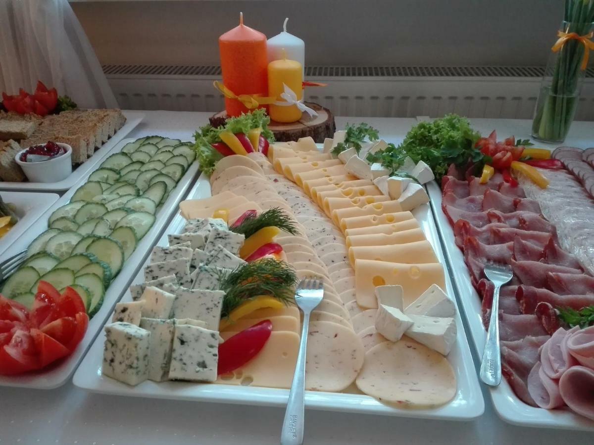 Lesny Osrodek Szkoleniowy W Puszczykowie Puszczykowo Esterno foto